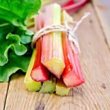 Rhubarb health benefits and therapeutic value