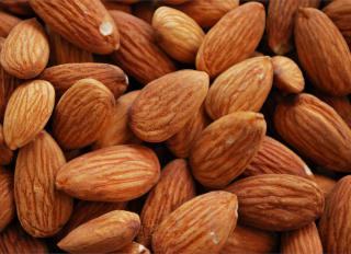 Shelled almonds