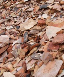 Tan-colored shale mulch