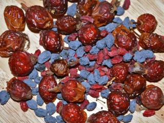 Dehydrated mahonia berries