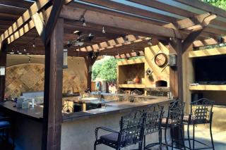 Outdoor kitchen with pergola