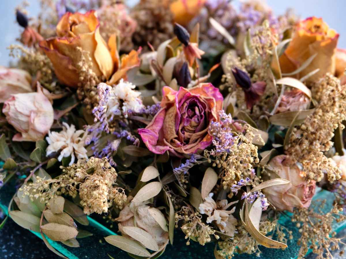 Dried flower bouquet