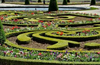Geometric shapes on parterres and flowerbeds don't need to be all squares, these curves proove the opposite
