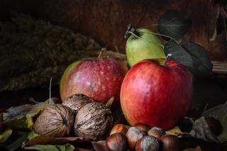 How to harvest and keep fall fruit such as walnut, chestnut, apple and pear