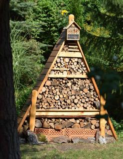 insects hotel garden