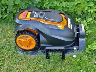 Robot mower automatic recharge