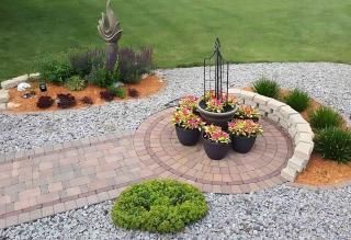 Landscaping with sunpatiens
