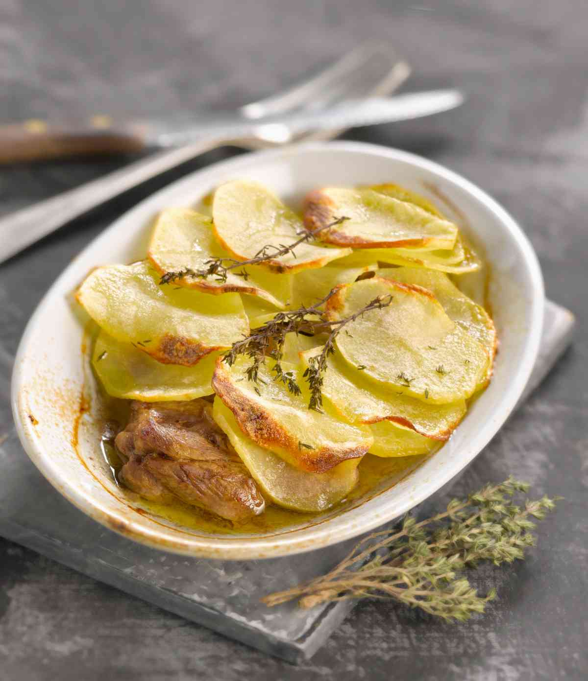 lamb fillet with thyme and potato