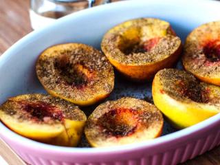 Cooking peach for its benefits